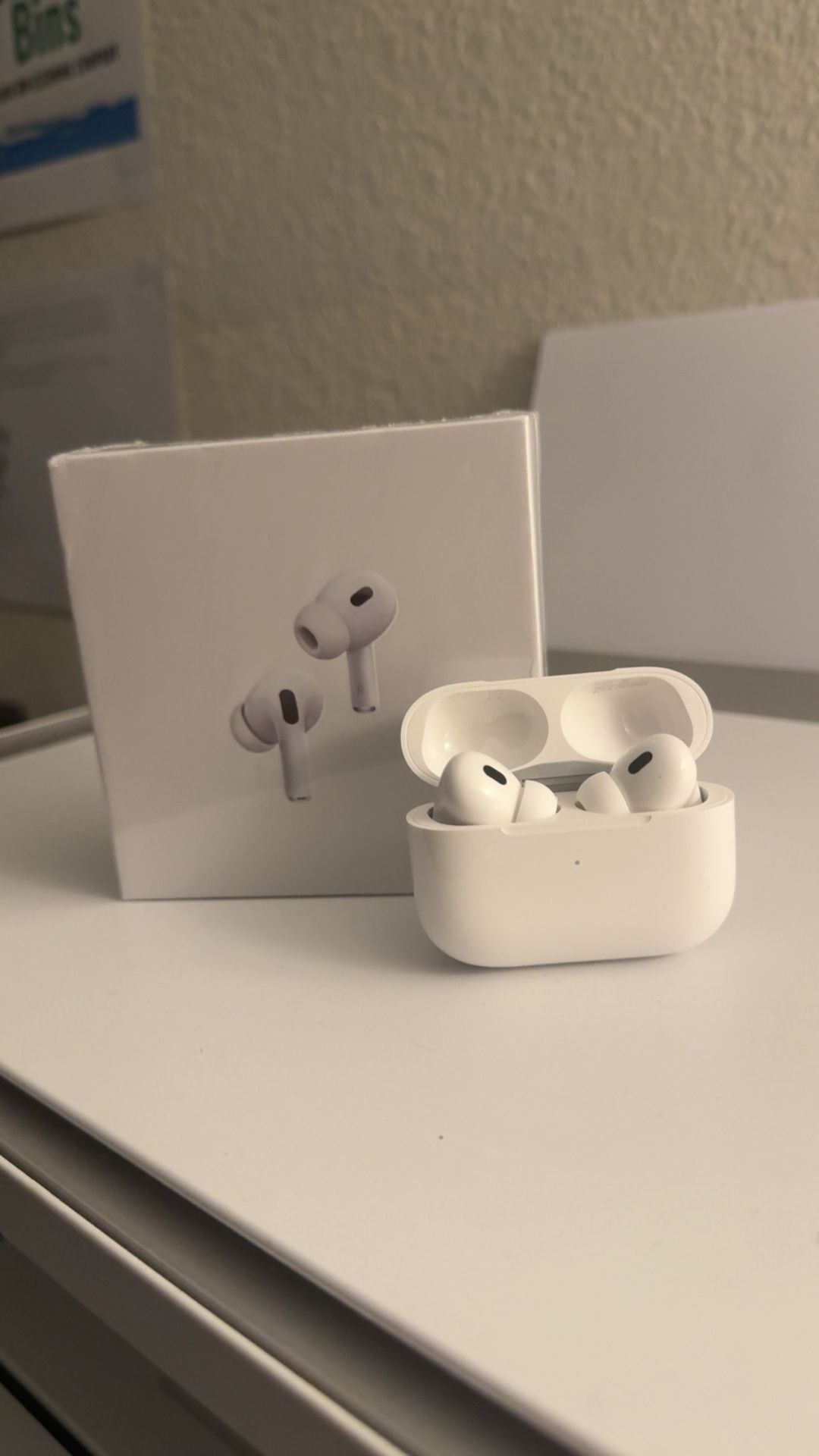 Selling My Pro 2 Earbuds (type C Charger)