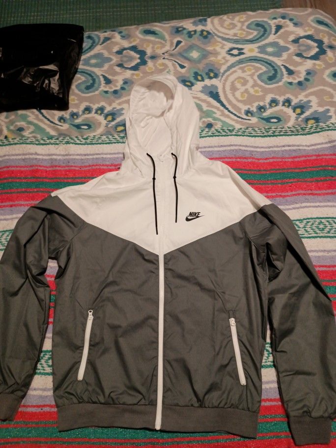 Nike Windbreaker Size Medium