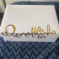 Nike Tiempo Legend Ronaldinho 