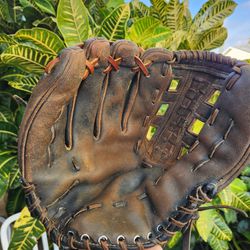 VINTAGE WILSON STAFF SERIES ALL LEATHER BASEBALL GLOVE IN READY TO WORK CONDITION LEFTHAND THROW 