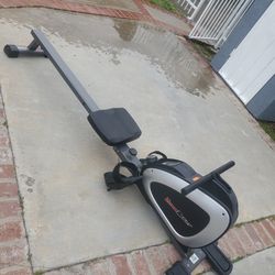 fitness reality rowing machine (Delivery Available)