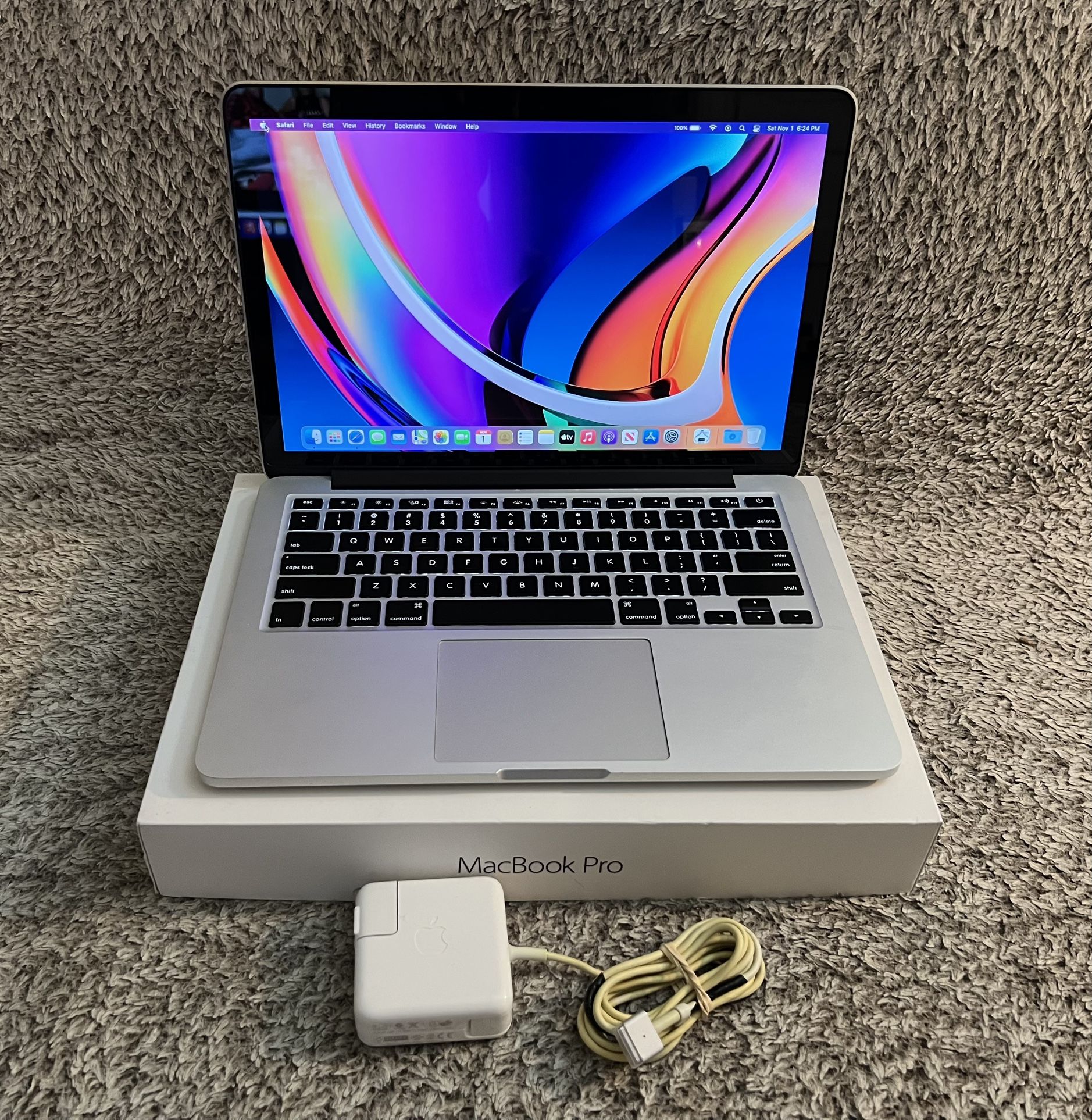MacBook Pro 13.3” Retina i5 2.6GHz 8GB RAM 256GB SSD NEW BATTERY NEW SPEAKERS