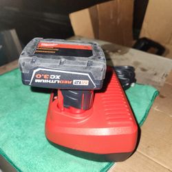 Milwaukee m12 3.0 Batt&Charger like new. Firm Price/precio Firme No Acepto Menos Gracias 🛑 