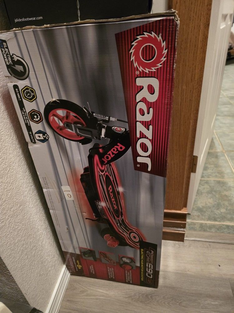 Kids RAZOR Scooter! In BOX