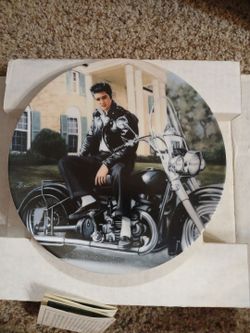 Elvis Presley Collector Plate with Box