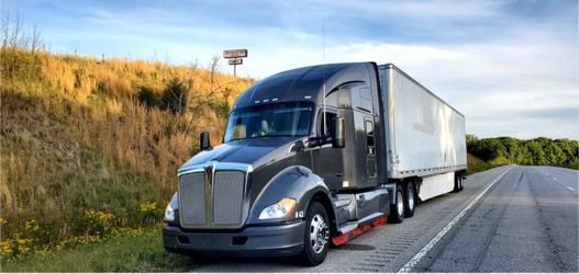 2017 Kenworth T680, GPS Navigation, microwave and fridge THERMO KING TRIPAC EVOLUTION APU (DIESEL) 2016 Generator included