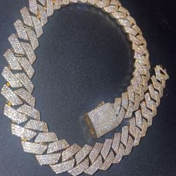Fully Iced Out Prong Setting 20mm Cuban Link