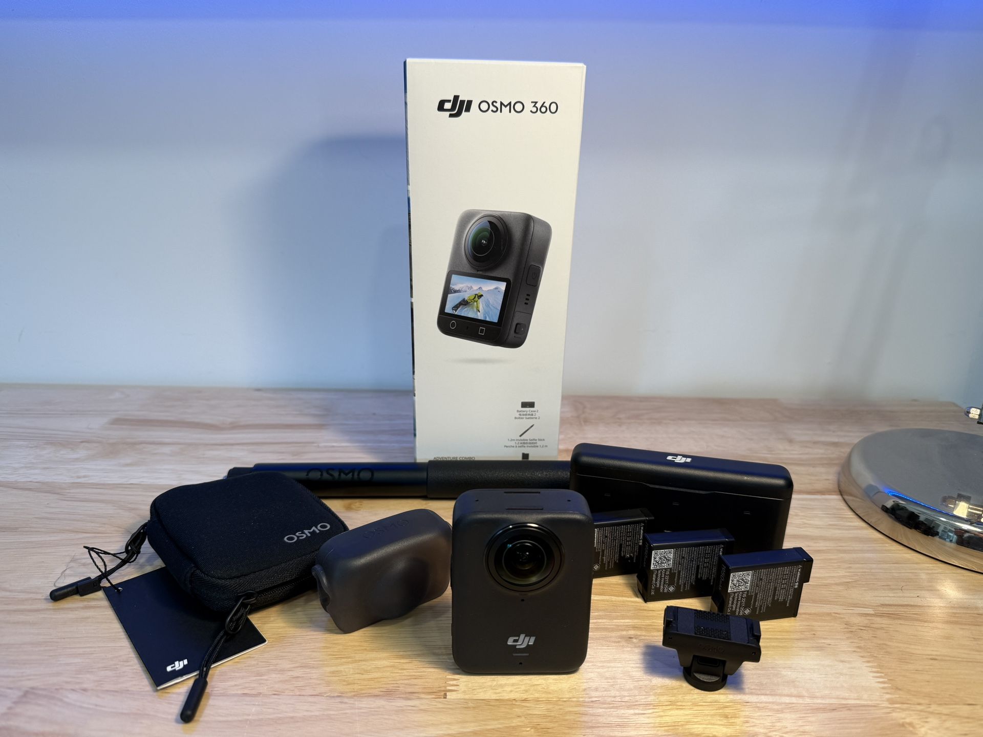 DJI Osmo 360 Adventure Combo