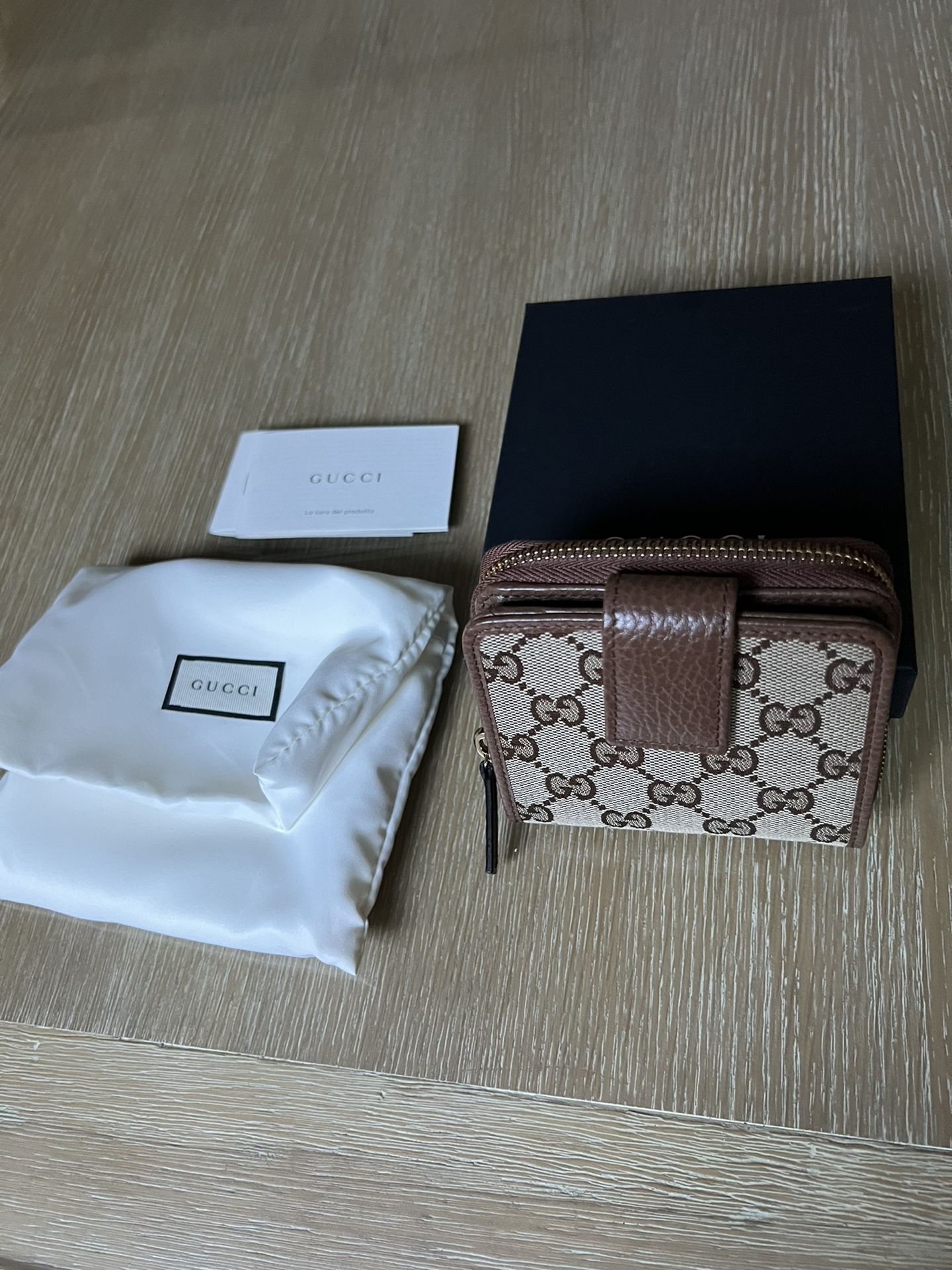 gucci wallet