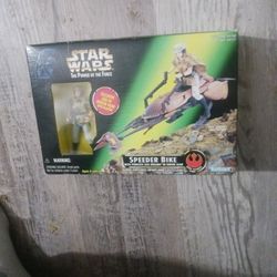 Star Wars Speeder Bike with Princess Leia Figure