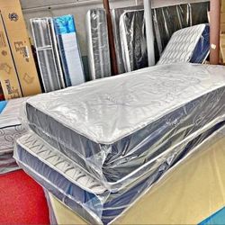 Needs to go!! Queen Size Never Used Mattress + Box Spring for Sale !!COD🚛