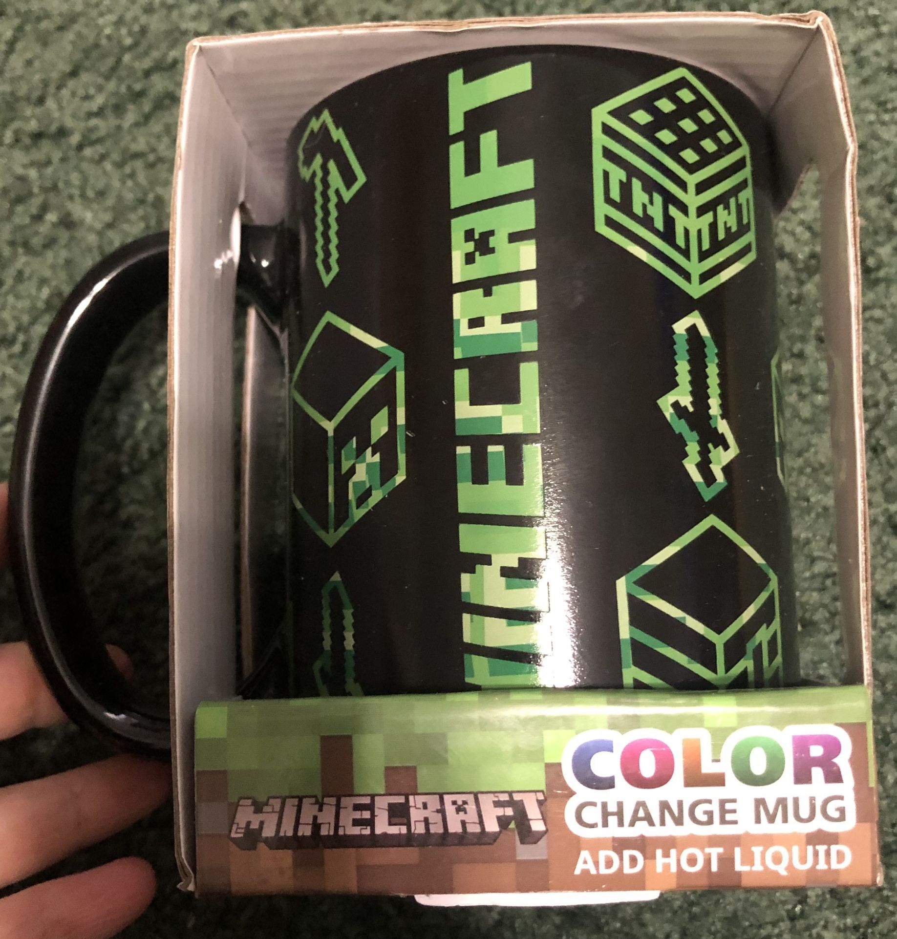 2 MINECRAFT COLOR CHANGE MUGS NEW IN BOX