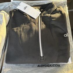 The Alo Accolade 1/4 Zip Pullover