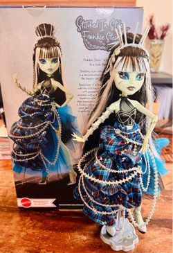 COLLECTIBLES Monster High Stitched In Style Frankie Stein Doll. Opened but left on shelf!