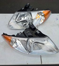 Dodge Grand Caravan Chrysler Town and Country Voyager Headlights Luces Focos Micas Faros Faroles Headlamps 01-07