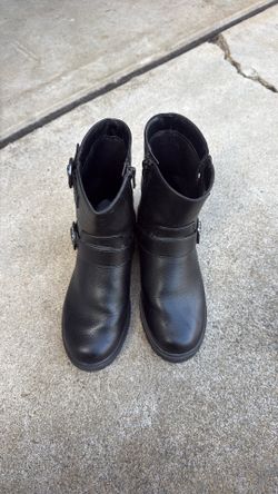 Girl boots size 3