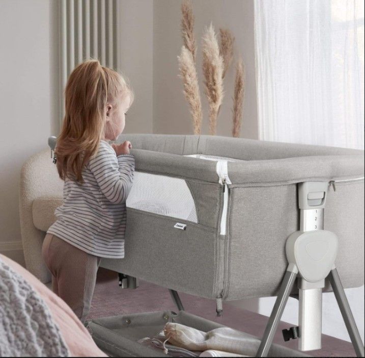 Cowiewie Bassinet Bedside Sleeper ZK007 – Adjustable Baby Crib & Caddy
