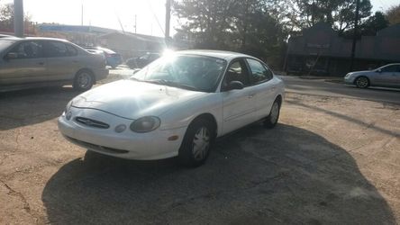 1999 Ford Taurus
