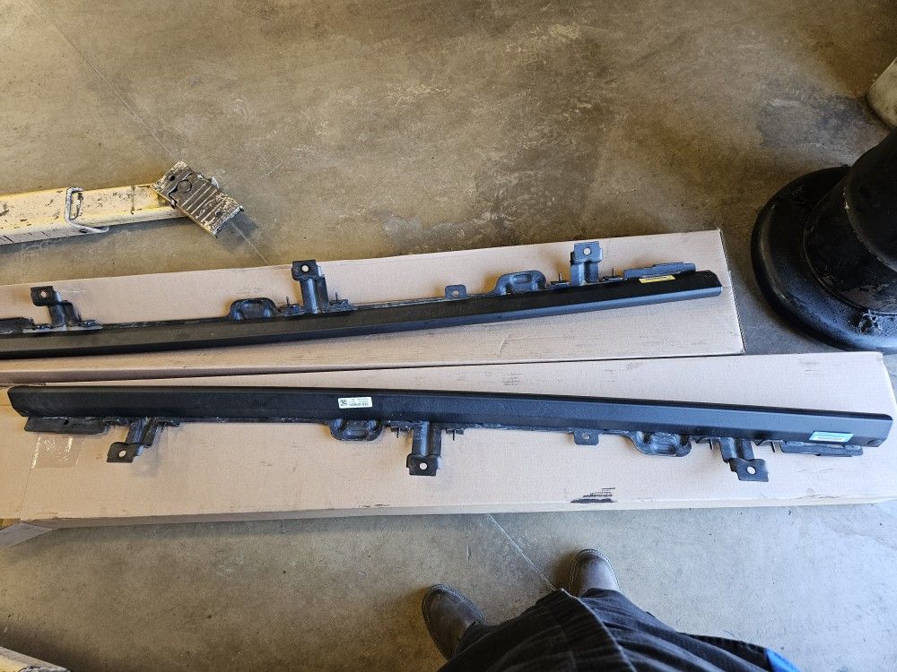 Jeep Wrangler 2018-2025 Running Boards/ Side Steps