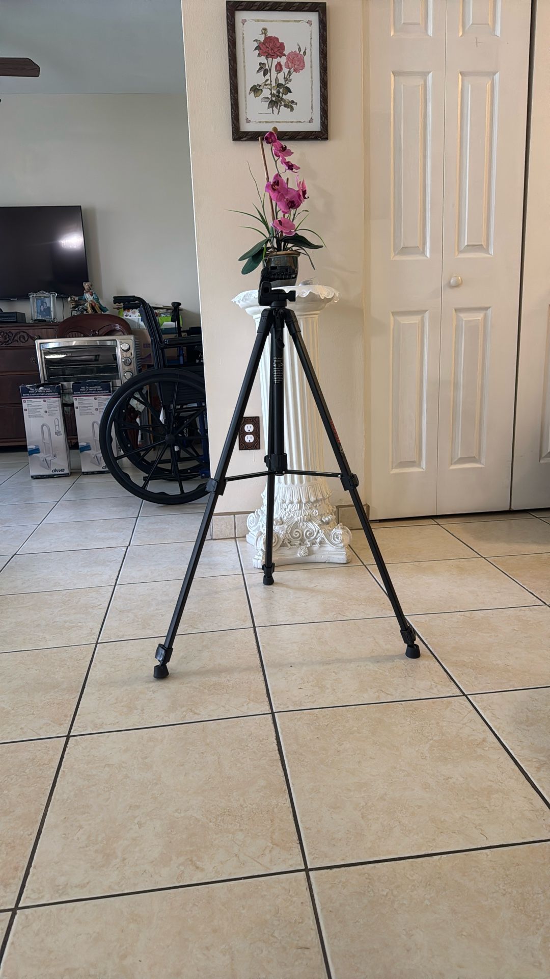 Tripod  Bosh Compact