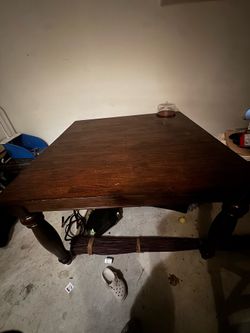 Wooden dining table extendable with 6 chairs