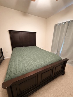 Queen bed + mattress + box spring