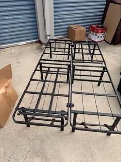 Foldable twin frame