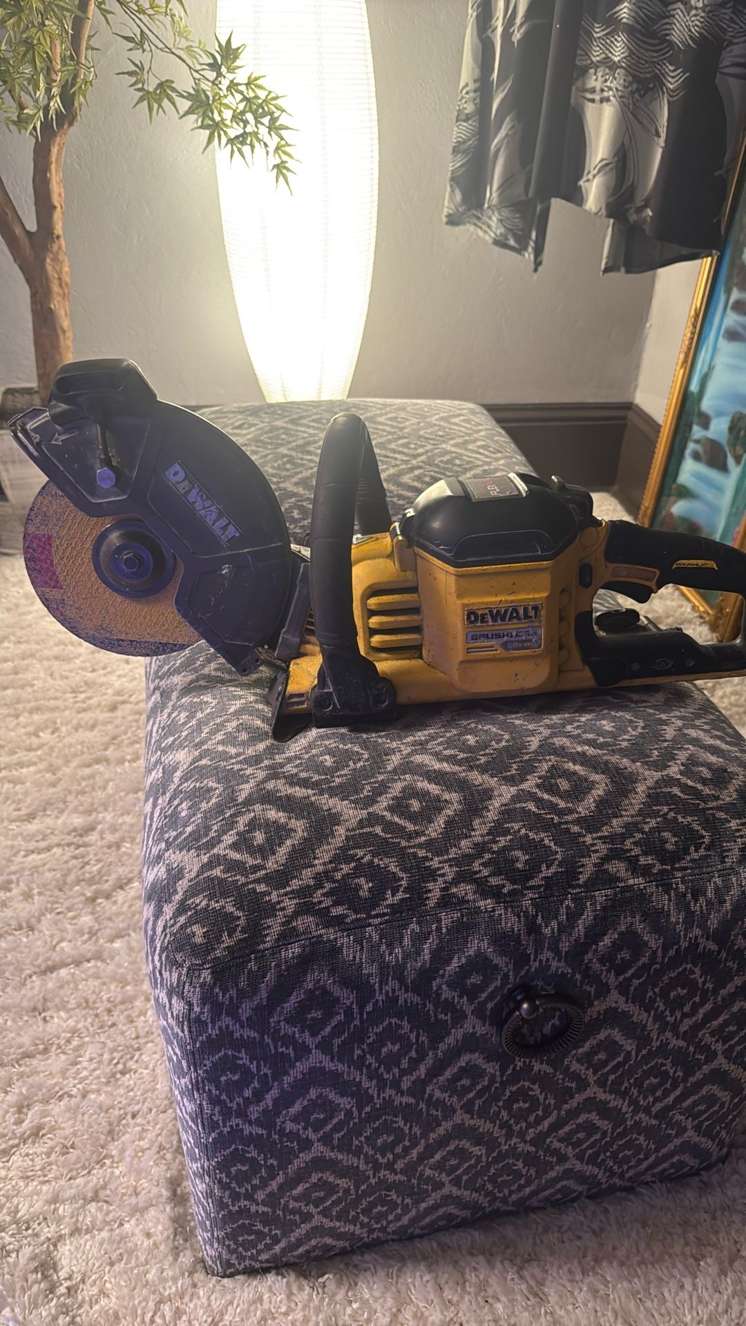 Dewalt 9”  Cutting Saw DCS690