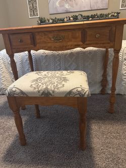 Vanity Desk with stool