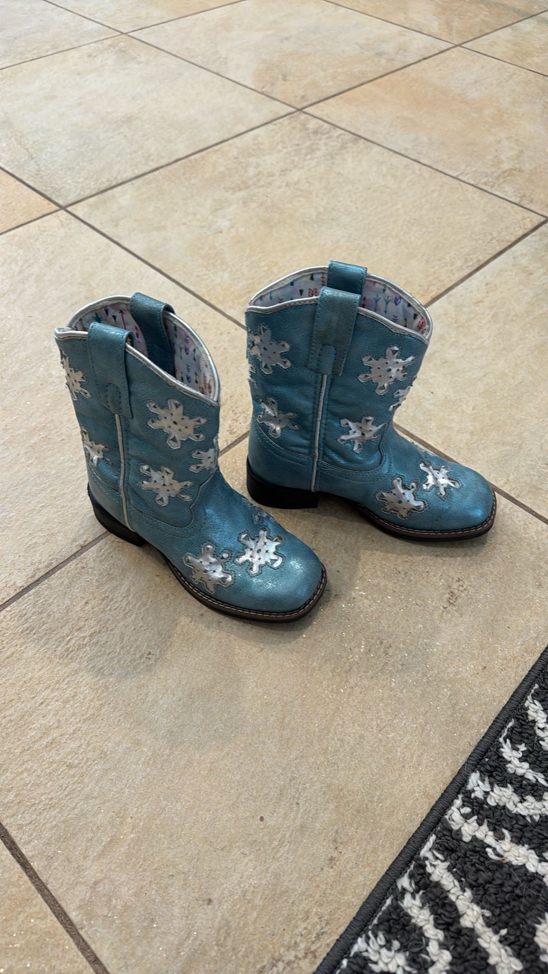 Frozen Elsa Snowflake boots Children’s Size 12