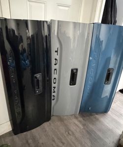 Toyota Tacoma Tailgate