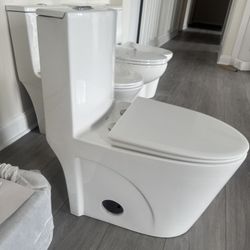 One Piece Toilet