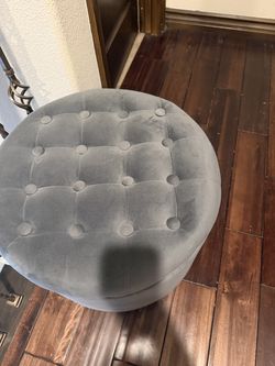 Vanity chair