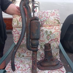Antique Water Well Hand Pump. Made By The F.E. Myers & Bro. Co. Ashland,Ohio. USA