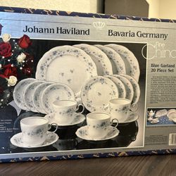 Johann Haviland Bavaria Germany / BLUE GARLAND 20-Piece SET Fine China in Box