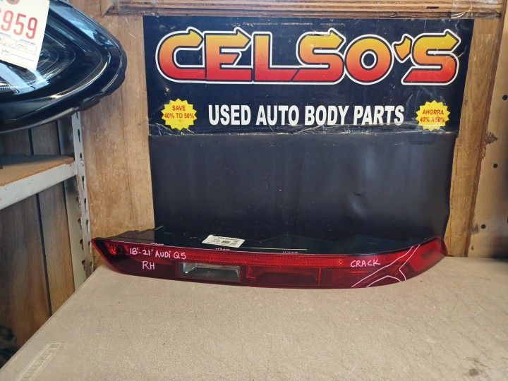 18 21 Audi Q5 RH Rear Bumper Reflector Light OEM.