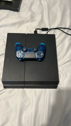 PS4 slim with controller
