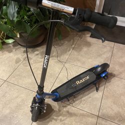 Used Razor Patinete Eléctrico Black Label de E100