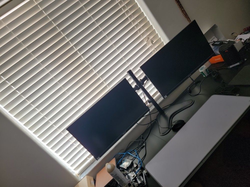 2 ASUS Monitors With Stand