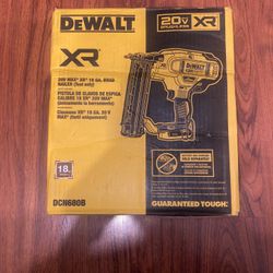 Dewalt 20v XR Brushless 18 Gauge Brad Nailer DCN680B