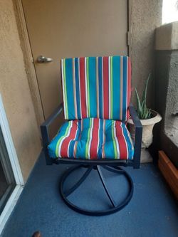 Water Fountain, 2 swivel chairs