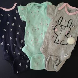 🐰 Gerber Newborn Bunny Onesies – Set of 3