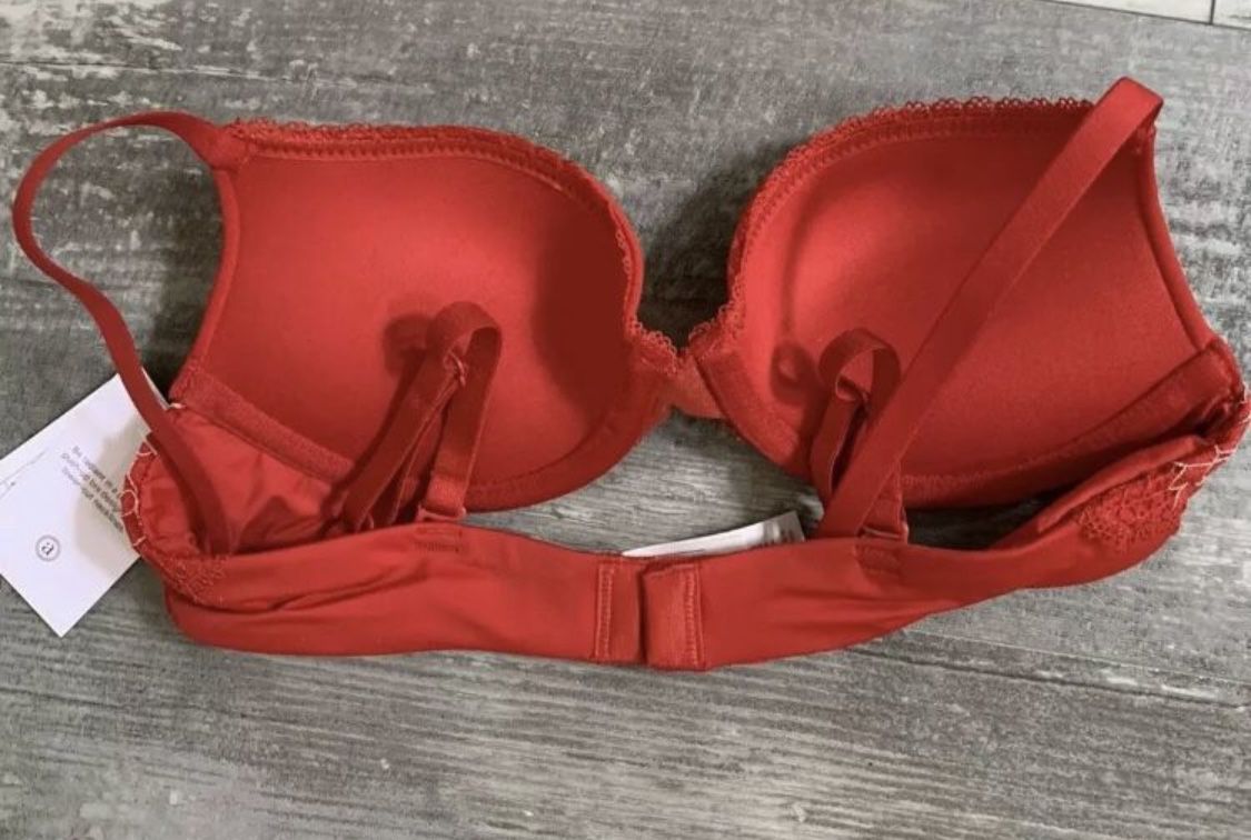 NEW 32AA Auden Plunge Pushup Red Bra for Sale in Katy, TX