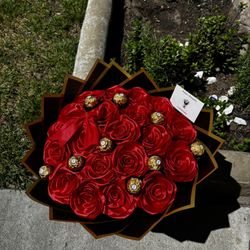 Ramo Buchon, Eternal Roses, Forever Flowers