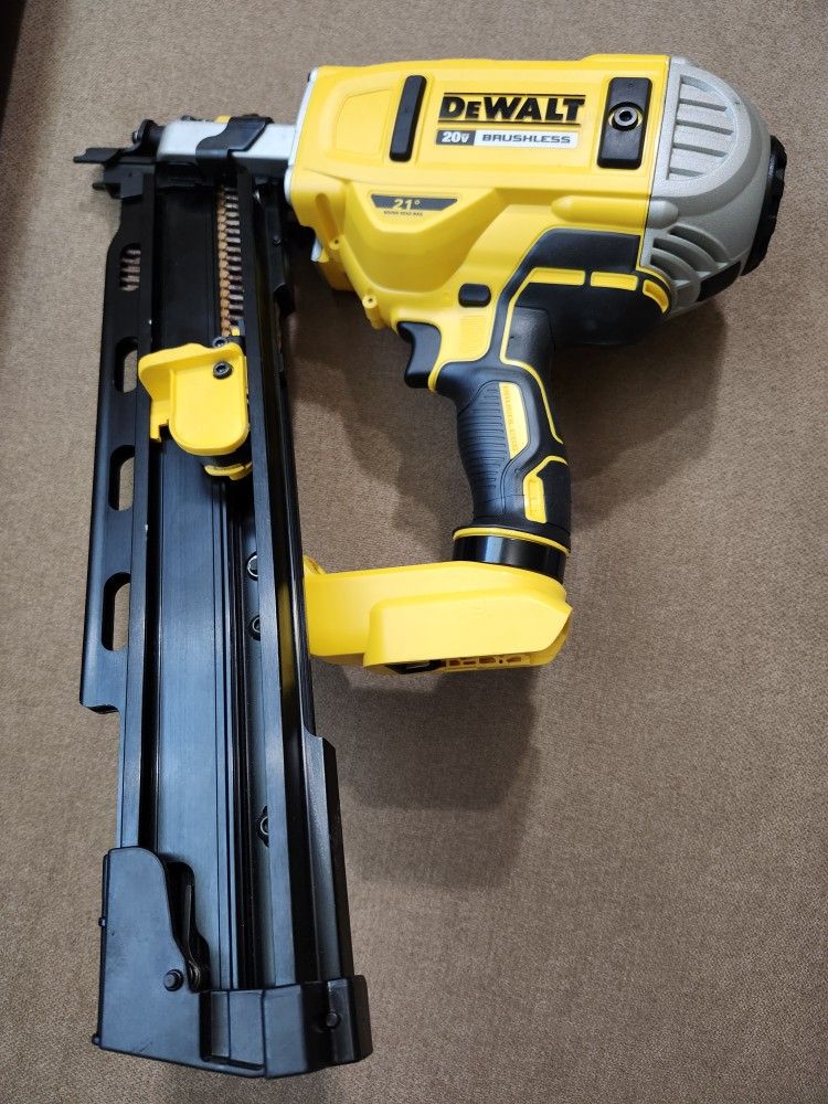 DeWalt 20v Nailer 21g Like New Tool Only