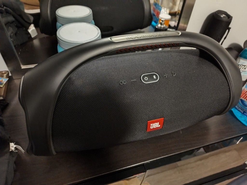 JBL Boombox 2