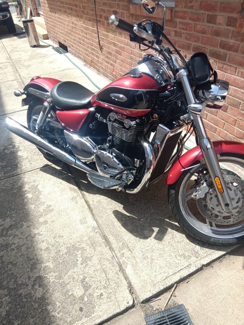 2012 Triumph Thunderbird