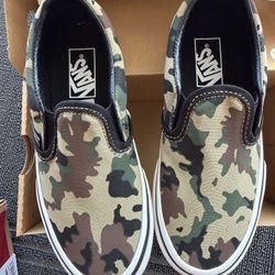 Brand New Kids Vans Slip On Size 12.5 Camo Color