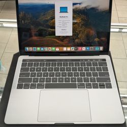 Apple MacBook Pro with 2.5 GHz Intel Dual-Core i7 