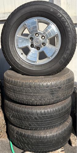 Set of 4 used 17” Toyota wheels with used tires